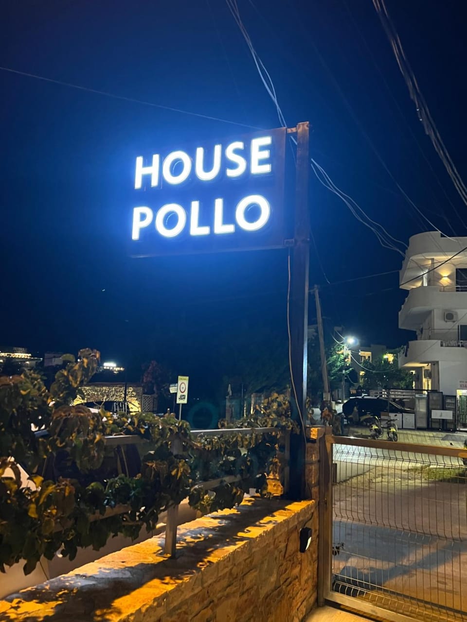 House Pollo Bed and Breakfast in Ksamil