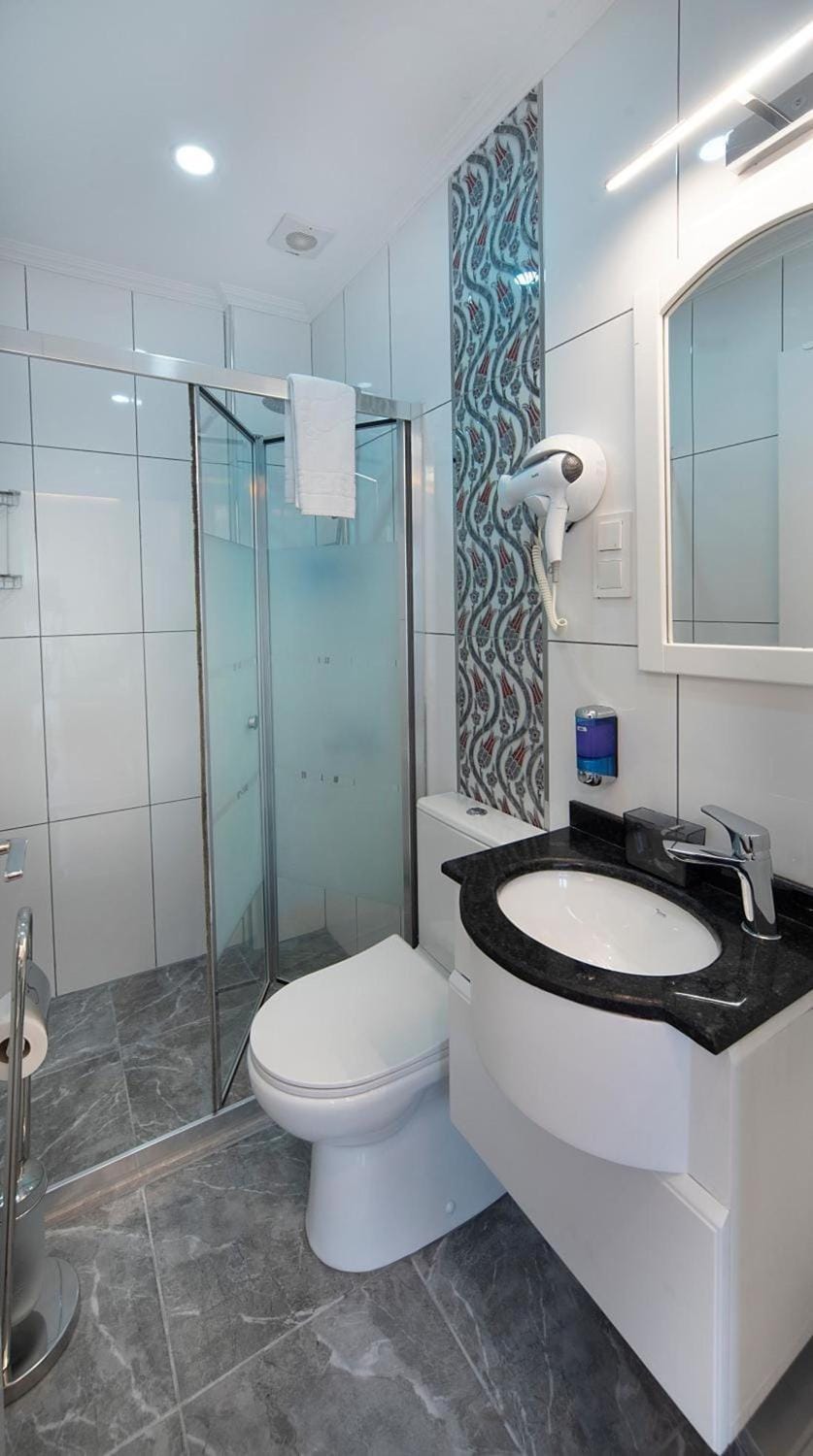 Shower, Toilet, Bathroom