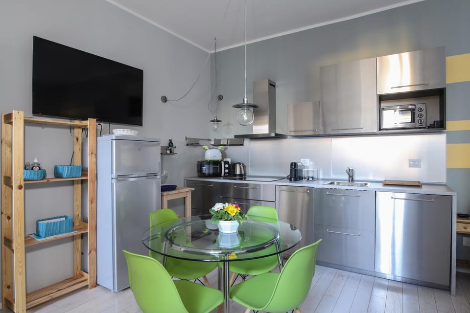 TV and multimedia, Kitchen or kitchenette, kitchen