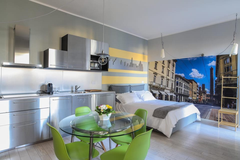 Kitchen or kitchenette, Dining area, Lunch, kitchen