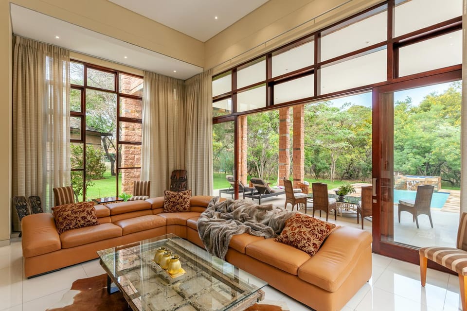 Lounge or bar, Seating area
