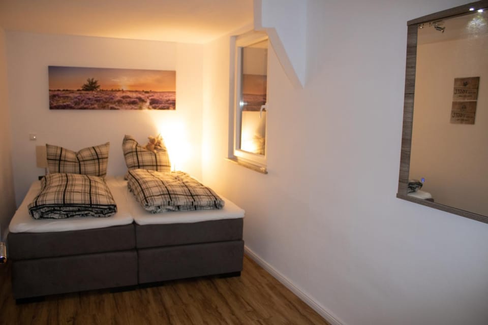 Bedroom, Inner courtyard view