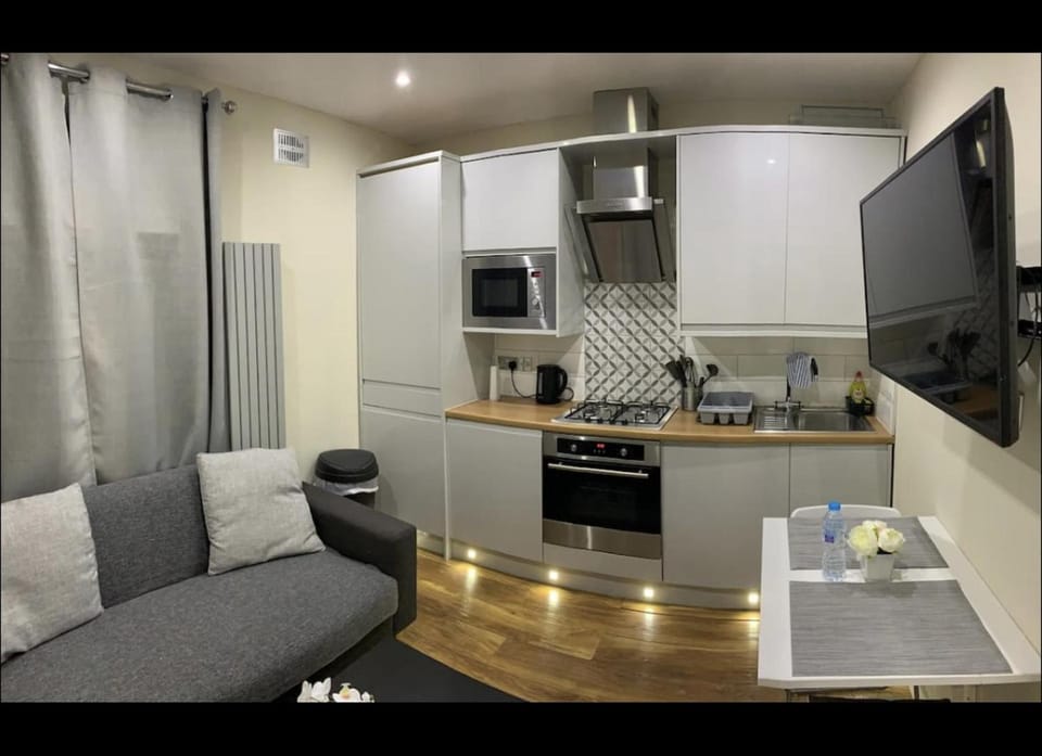 Kitchen or kitchenette, Living room