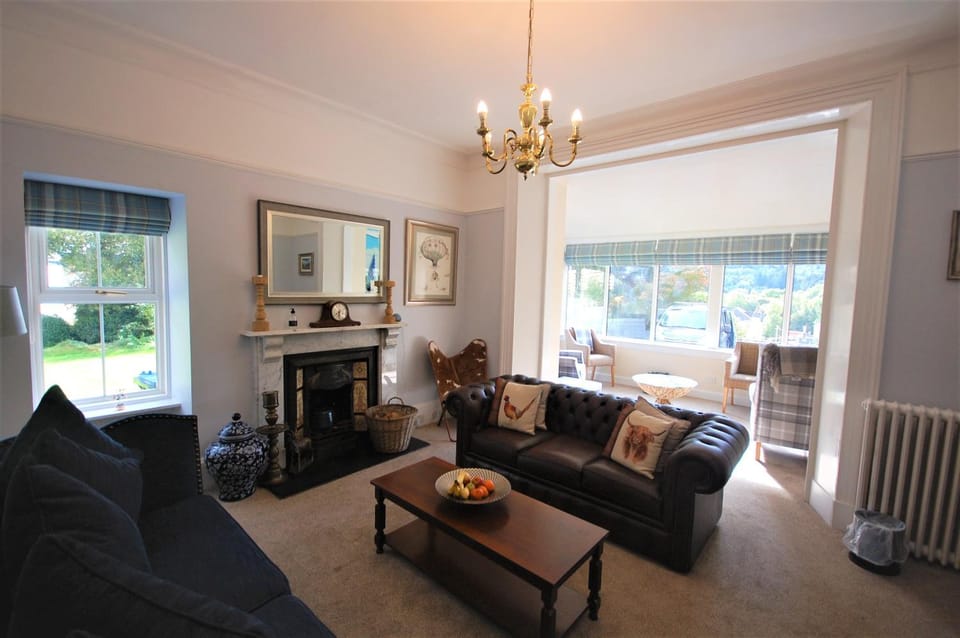 Game Room, Library, Seating area, Guests, flat iron