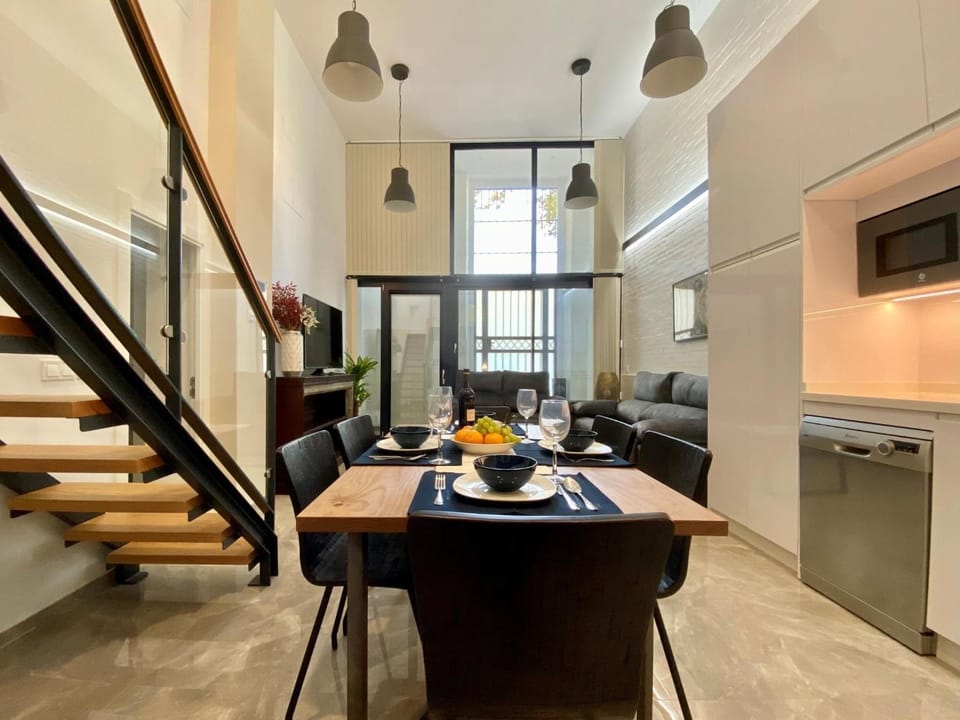 Dining area, kitchen