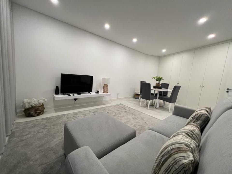Communal lounge/ TV room, TV and multimedia, Living room, Seating area