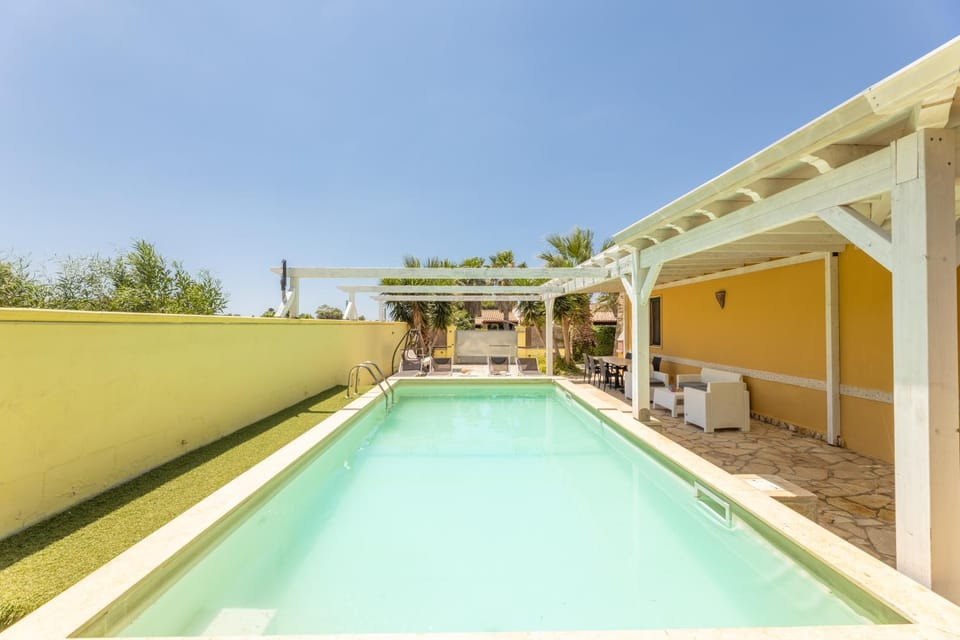 Property building, Swimming pool
