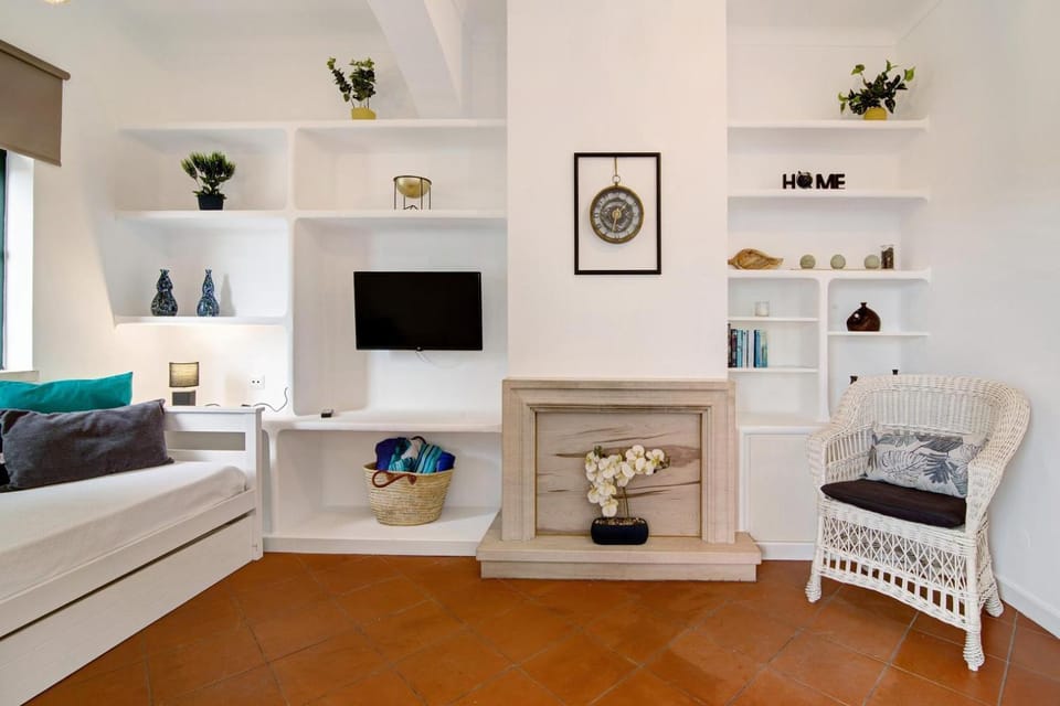 Communal lounge/ TV room, Living room