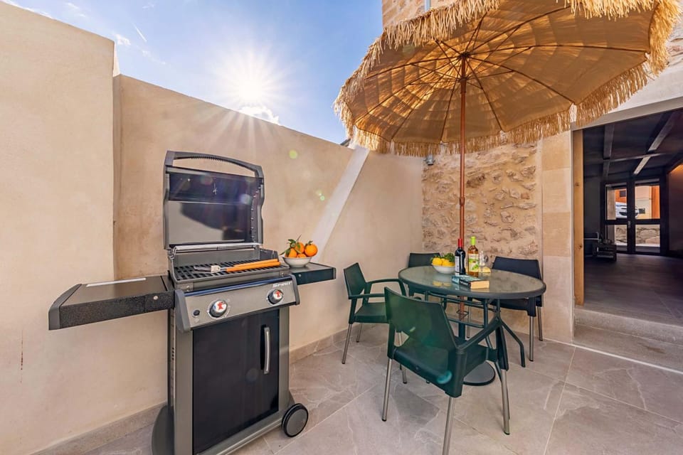BBQ facilities, Decorative detail