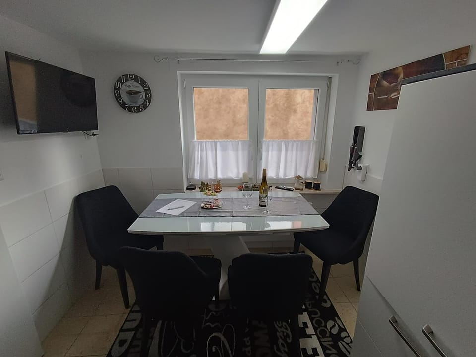 TV and multimedia, Dining area