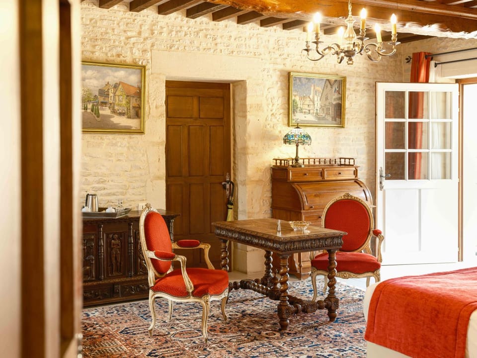 Living room, Photo of the whole room, Seating area, Bedroom