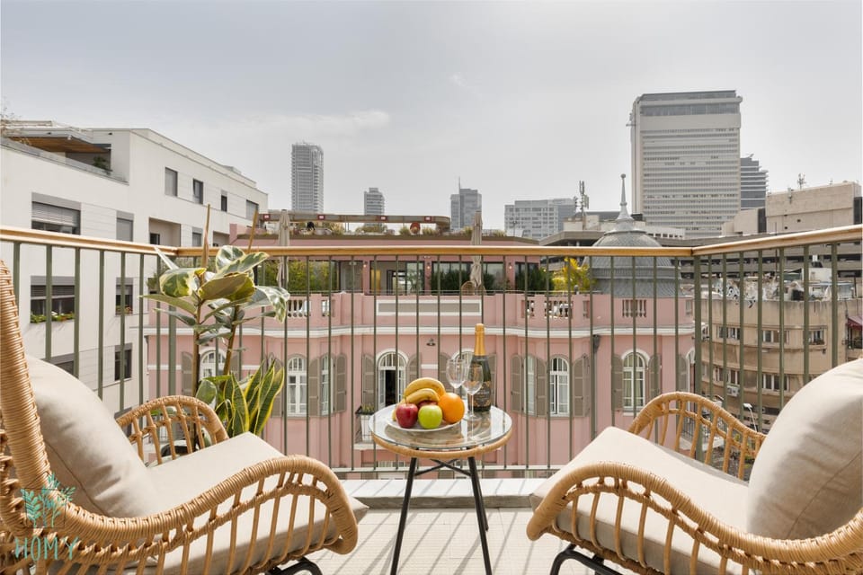 Property building, View (from property/room), City view