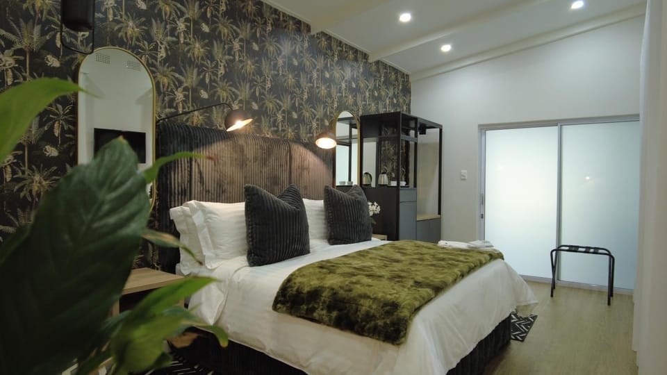 Bed, Coffee/tea facilities, Photo of the whole room, Bedroom, wardrobe