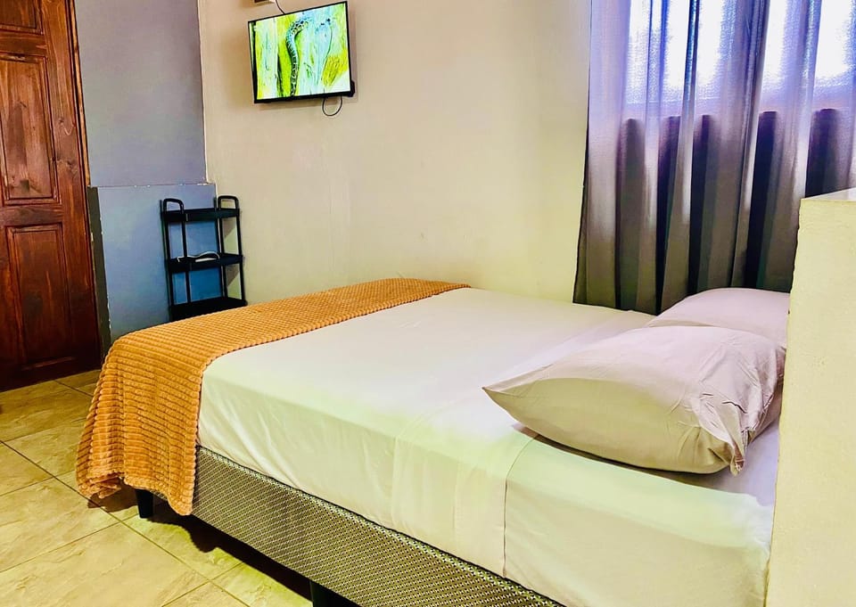 Nomads Private Rooms, Fortuna Town Bed and Breakfast in La Fortuna