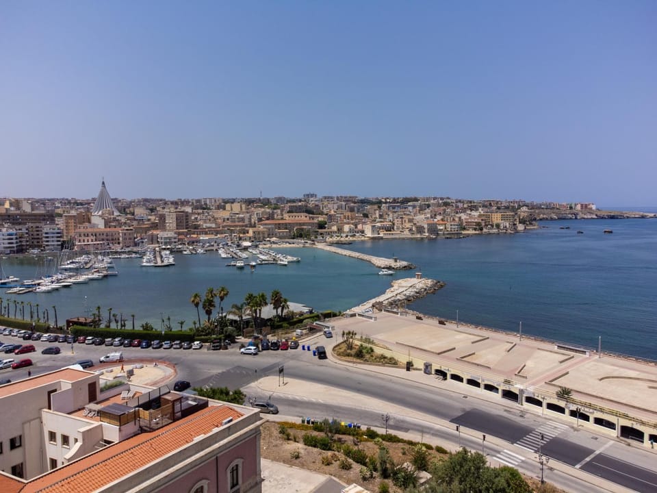 Neighbourhood, Sea view