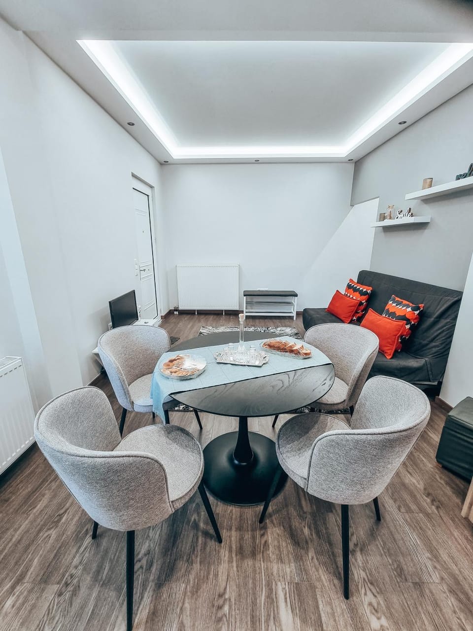 Living room, Dining area