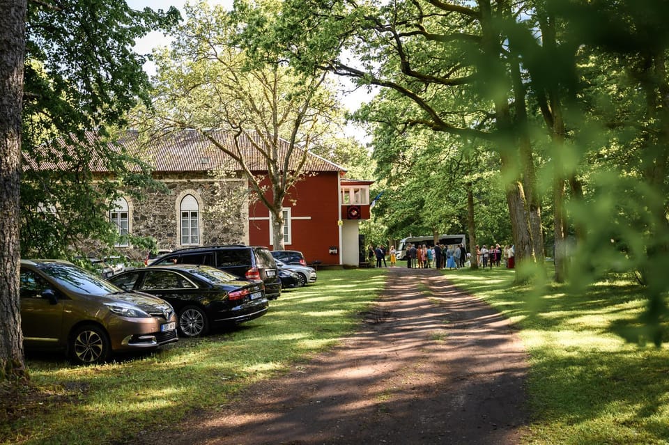 Facade/entrance, Parking