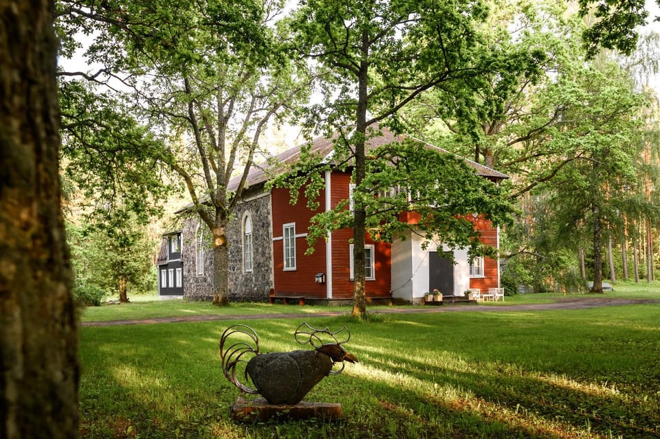 Property building, Facade/entrance, Day, View (from property/room), Garden view, Landmark view