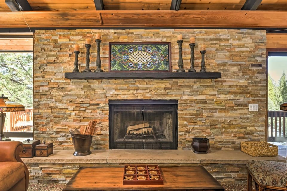 Cozy 'Grand Woodland' Cabin w/ Mountain Views Cabin in Pine Mountain Club
