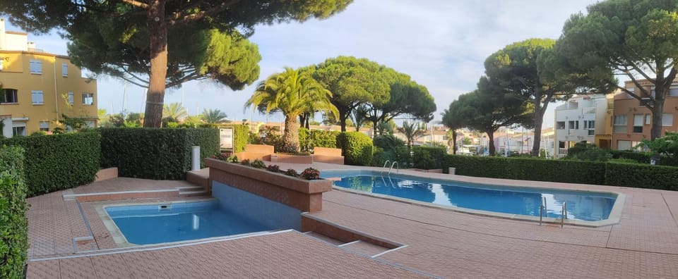 Pool view, Swimming pool