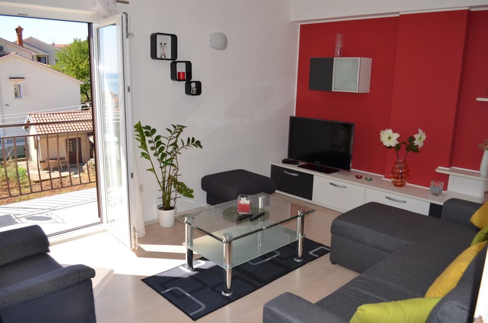 Communal lounge/ TV room, Living room, Seating area
