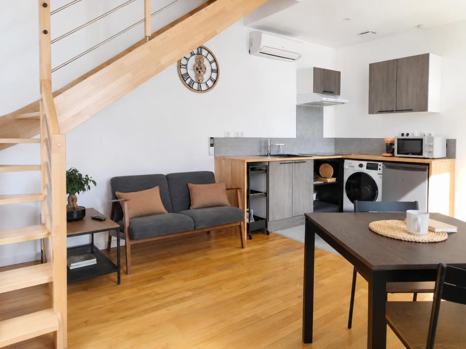 Living room, Seating area, kitchen
