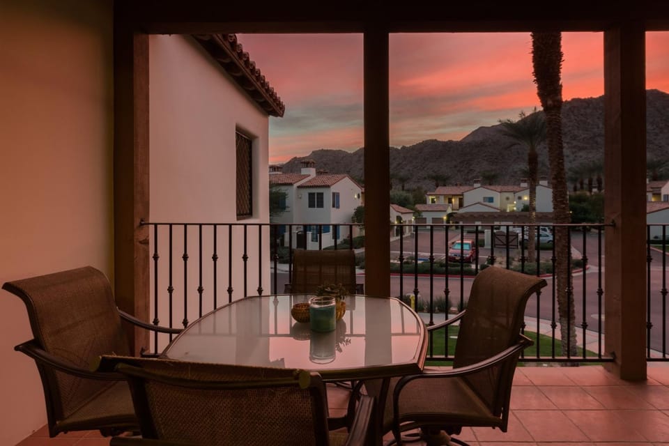 Balcony/Terrace, Mountain view