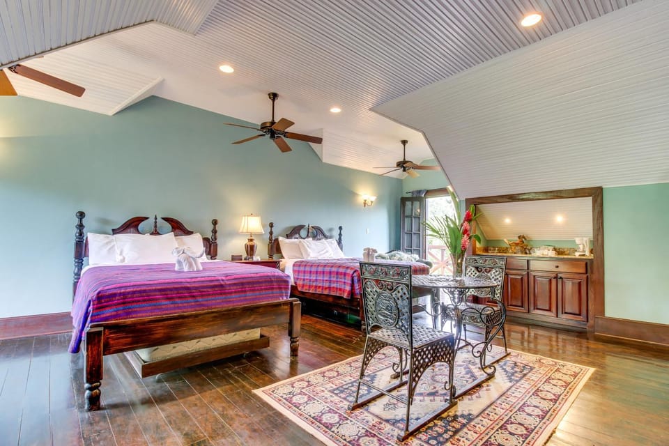 Mahogany Hall Gold Standard Certified House in Cayo District