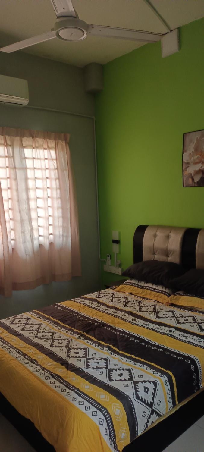 HOMESTAY D'TEPIAN CASA, BANDAR SERI IMPIAN KLUANG Vacation rental in Johor
