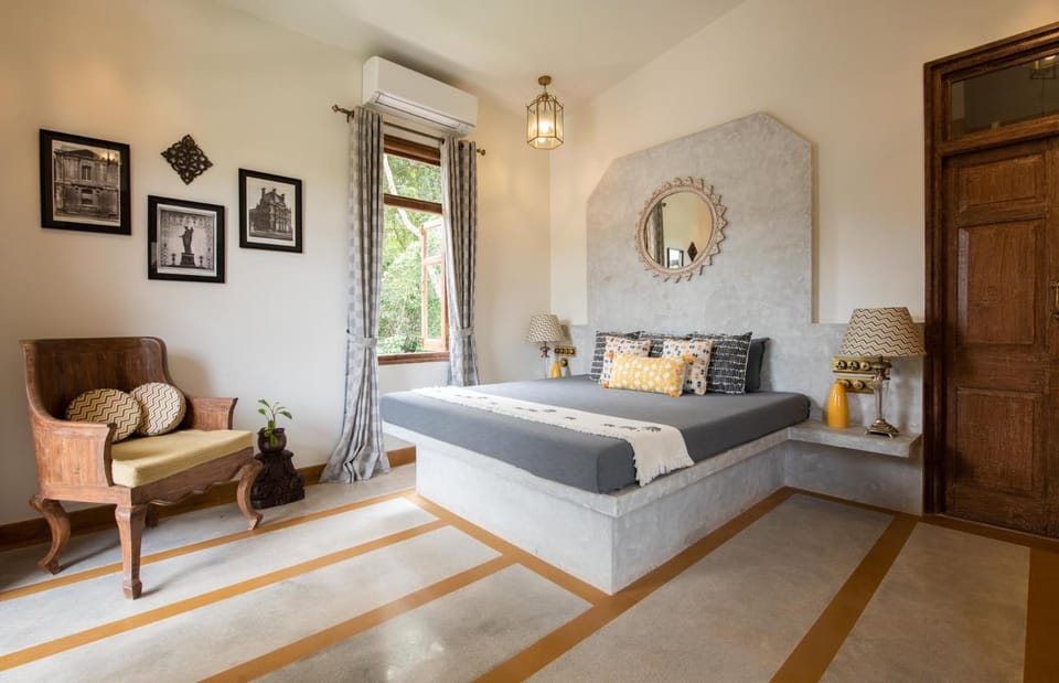 Photo of the whole room, Bedroom