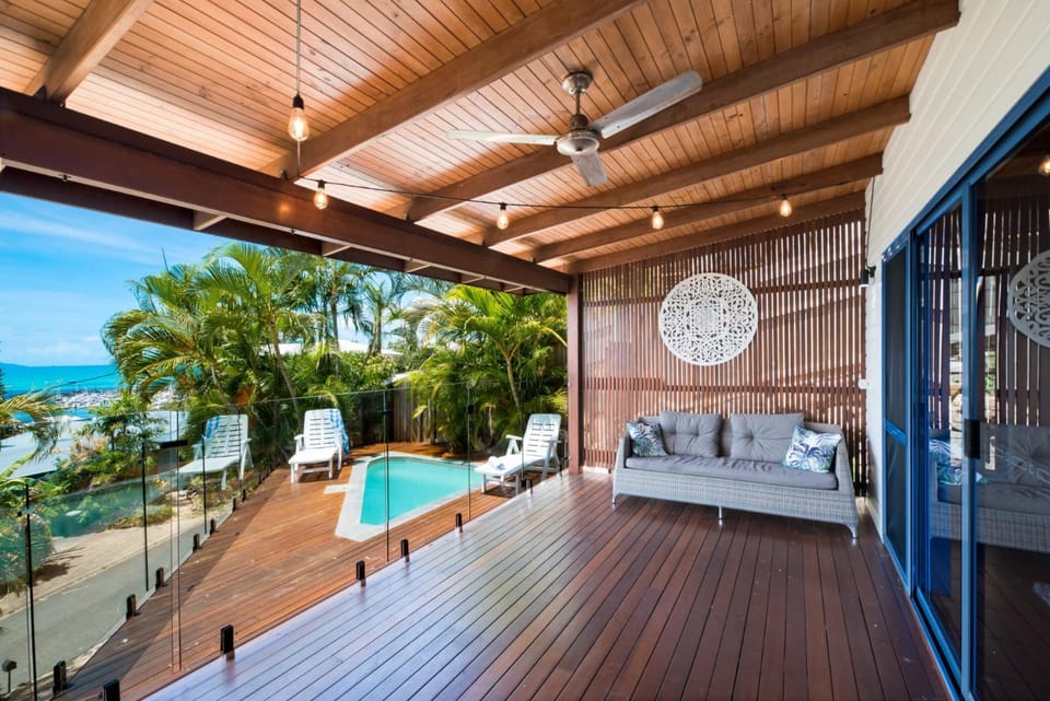 Balcony/Terrace, Sea view, Swimming pool