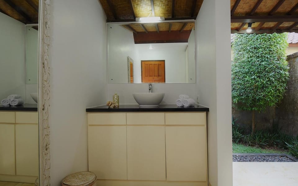 Tropical Oasis, Villa Mimba Villa in Denpasar
