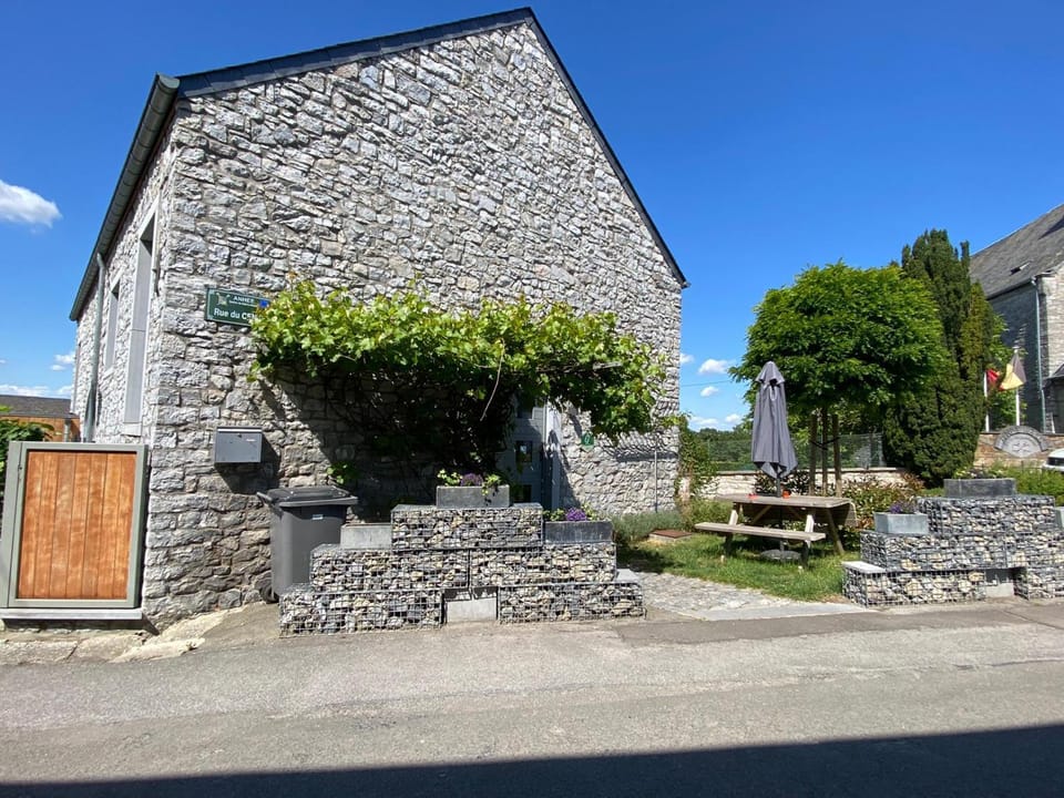 Patio, Facade/entrance