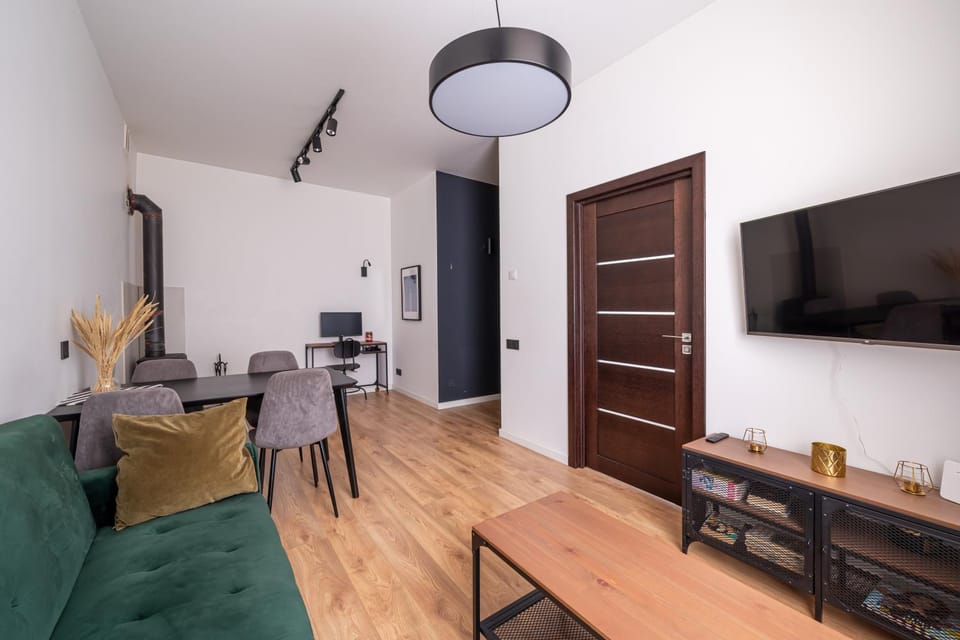 TV and multimedia, Living room, Seating area, Dining area, Evening entertainment, hair dresser