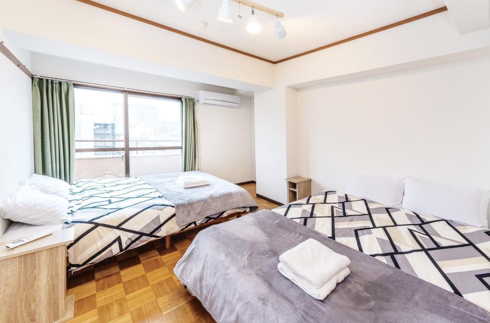 Bed, Photo of the whole room, towels