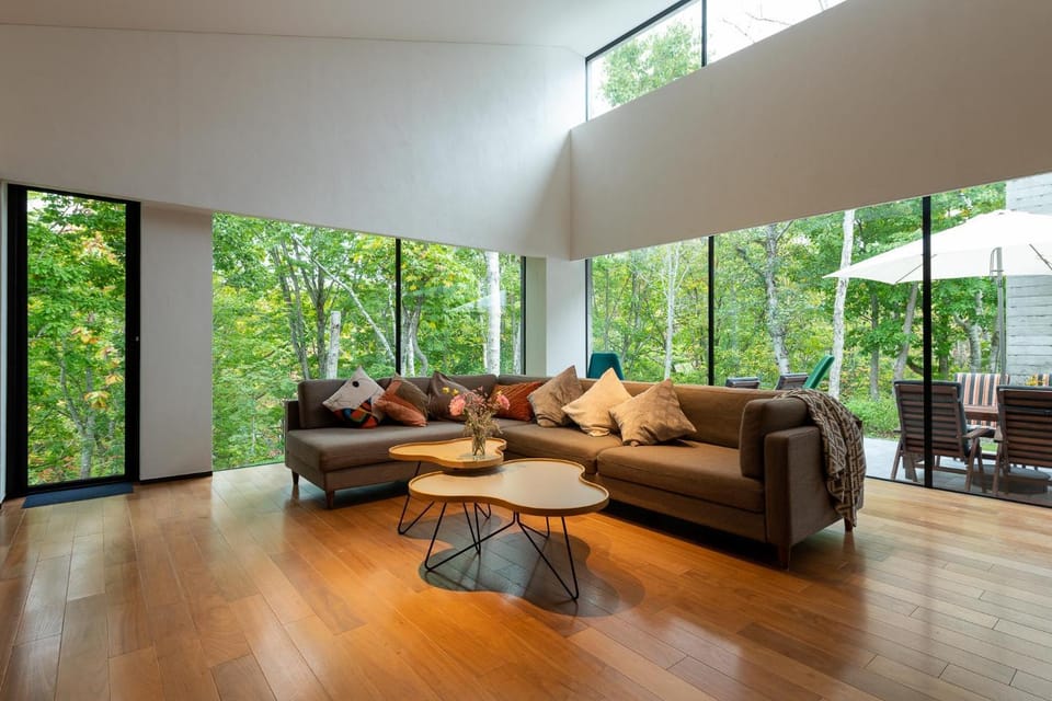 Living room, Seating area