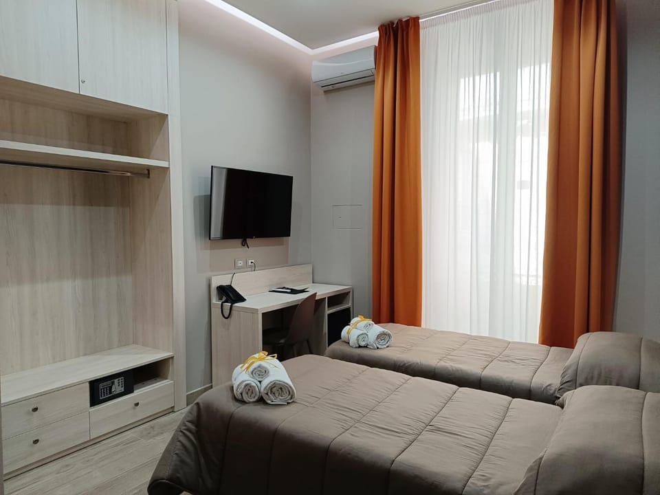 TV and multimedia, Bedroom, air conditioner