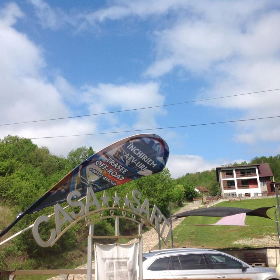 Property building, Decorative detail, Garden view