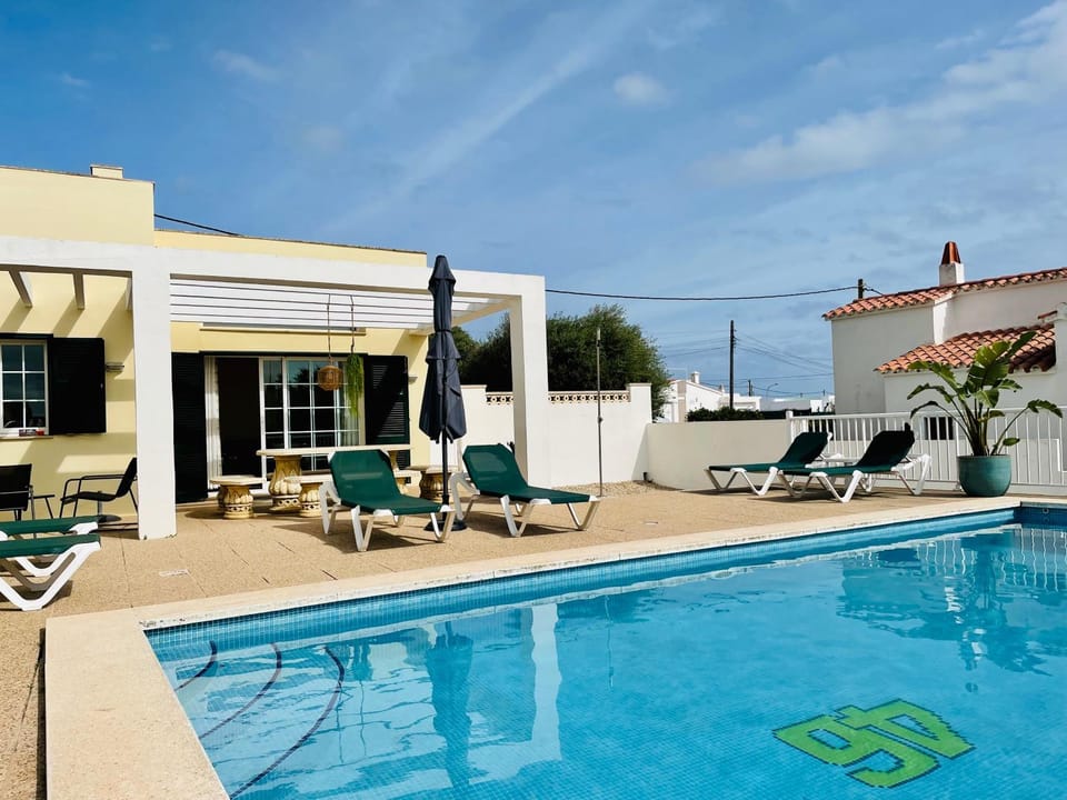 Property building, Swimming pool, Swimming pool