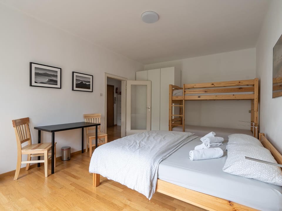 Bed, Bedroom, bunk bed