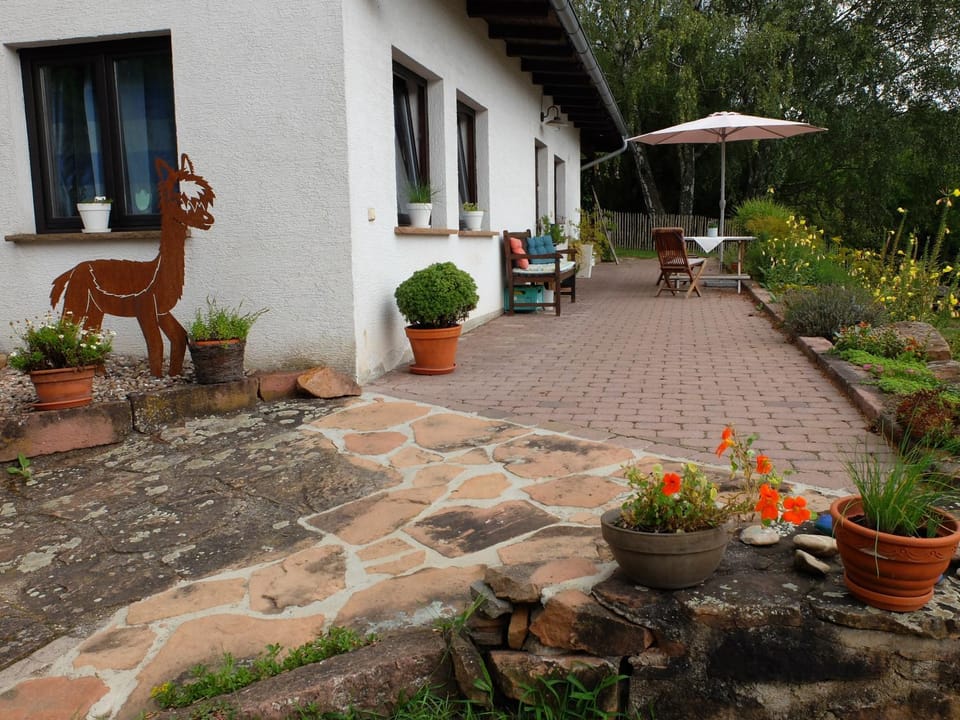 Patio, Facade/entrance