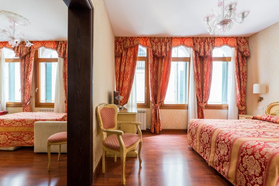 Photo of the whole room, Bedroom, air conditioner