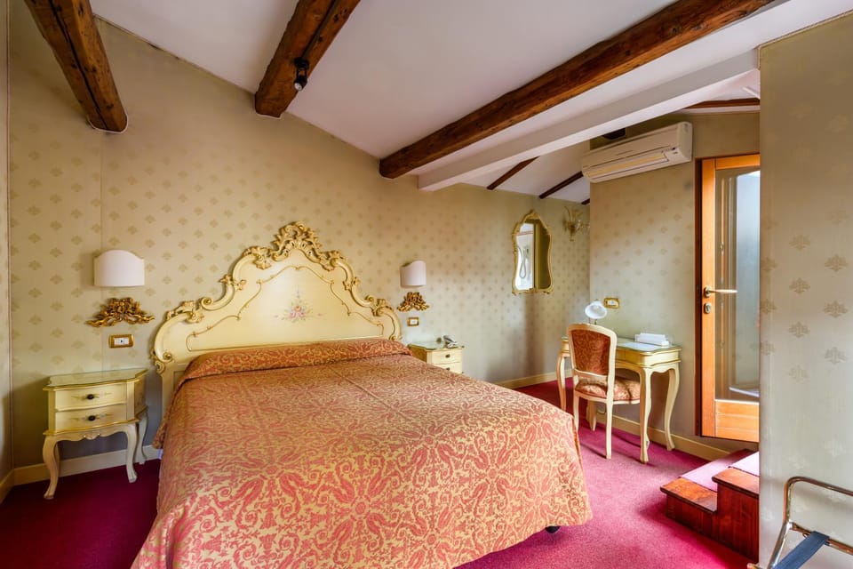 Bed, Balcony/Terrace, Decorative detail, Bedroom, internet, wardrobe, air conditioner