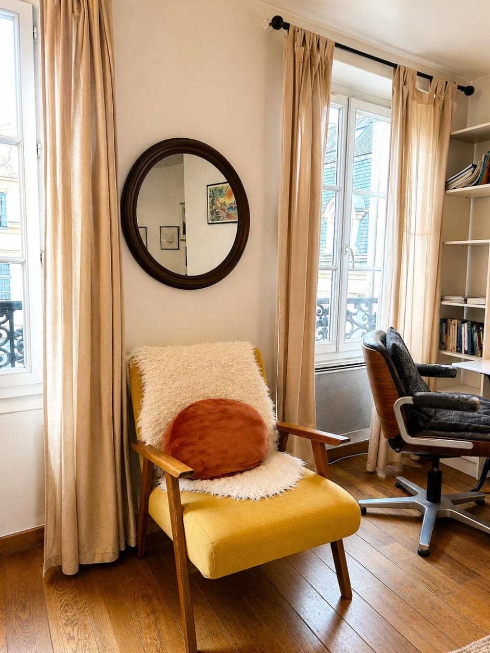 Living room, Seating area, hair dresser