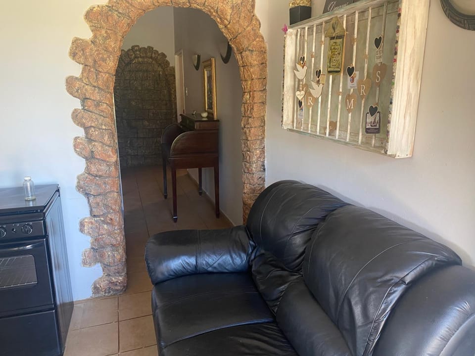 Kitchen or kitchenette, Seating area