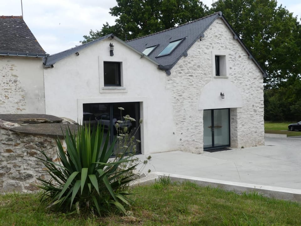 Jolie longère près Canal Nantes-Brest House in Pays de la Loire