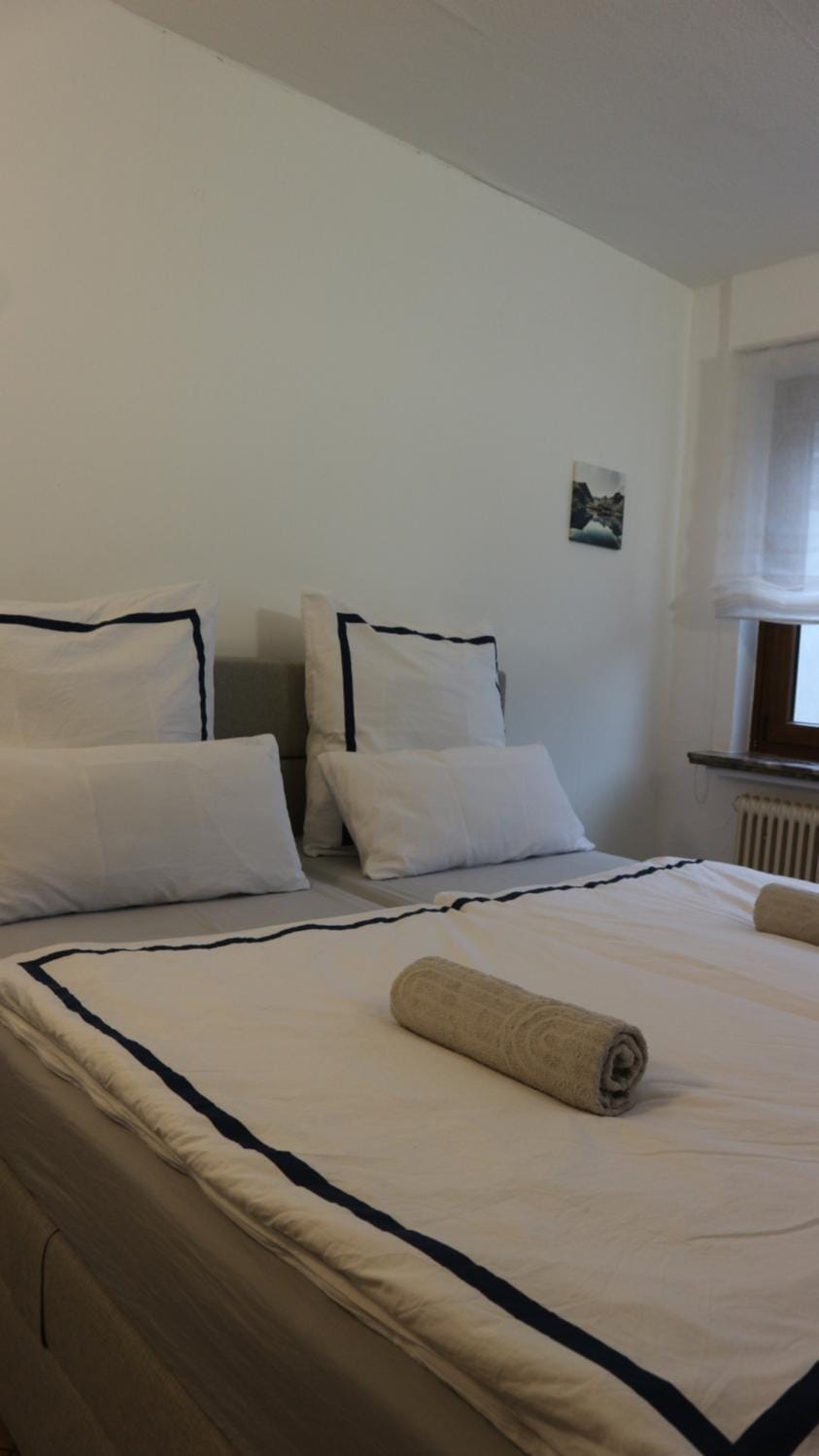 Bed, Photo of the whole room, Bedroom, towels