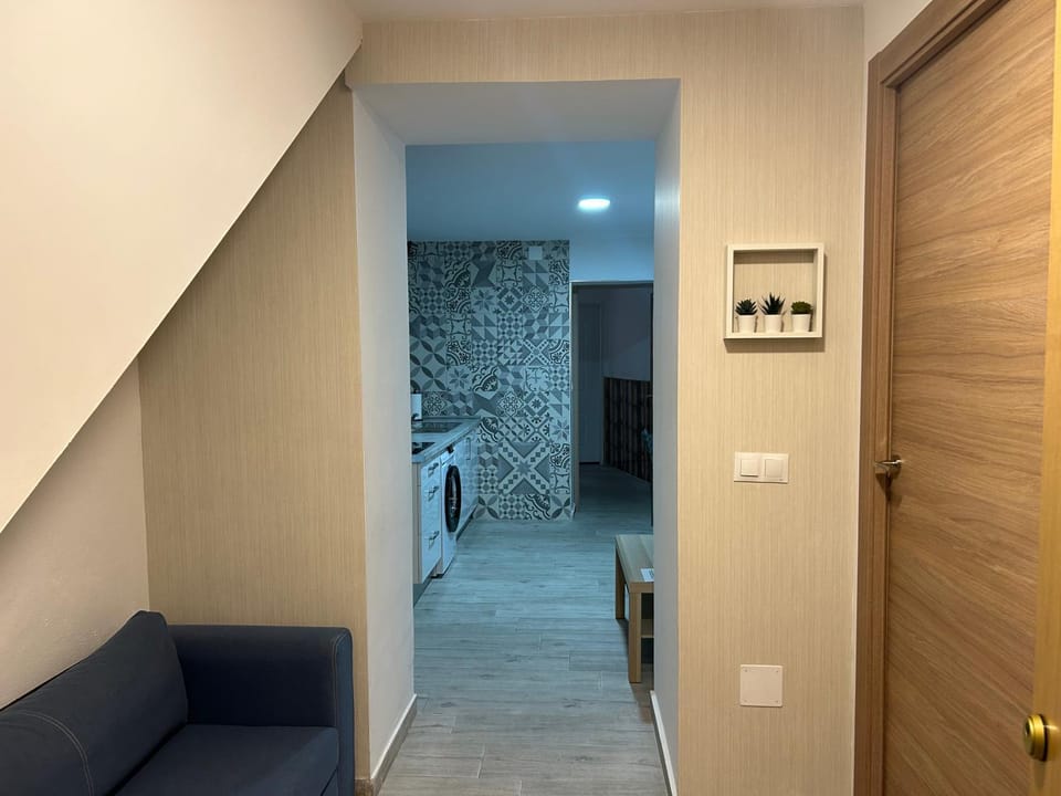 Lobby or reception, Photo of the whole room