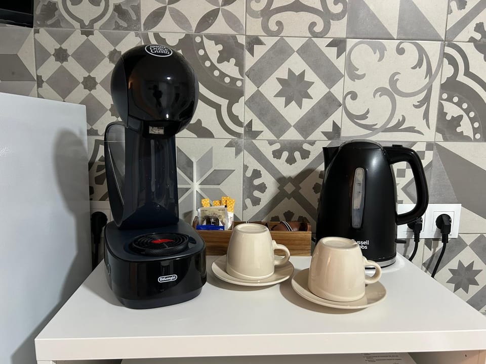 Coffee/tea facilities, Kitchen or kitchenette