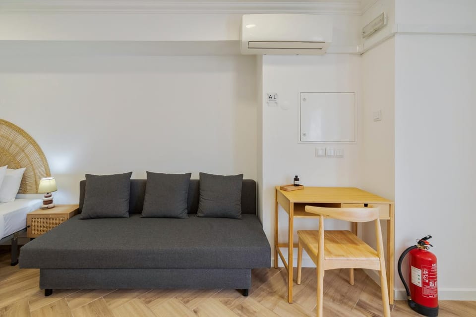 Living room, Seating area, air conditioner